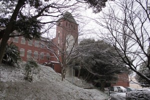 校舎 雪景色