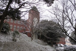 校舎　雪景色